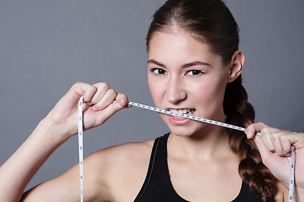 포토 JPG 스튜디오촬영 서양인 외국인 우먼라이프 응시 여자 다이어트 모션 회색배경 실내 줄자 한명 사람 근접촬영 상반신 20대 성인 취미 앞모습 운동복 운동 건강관리 물기 체코 성인여자한명만 국내포토 1 라이프스타일 시선 옷 유럽 뷰포인트 백그라운드 자 건강 관리 인종 청년 내부 회색 여자한명만 성인여자만 파일형식