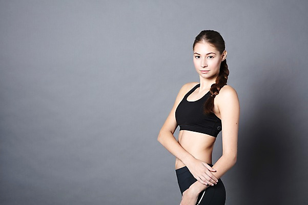 포토 JPG 스튜디오촬영 서양인 외국인 우먼라이프 응시 여자 모션 회색배경 실내 한명 서기 사람 상반신 20대 성인 취미 옆모습 운동복 운동 건강관리 체코 성인여자한명만 국내포토 1 라이프스타일 시선 옷 유럽 뷰포인트 백그라운드 건강 관리 인종 청년 내부 회색 여자한명만 성인여자만 파일형식