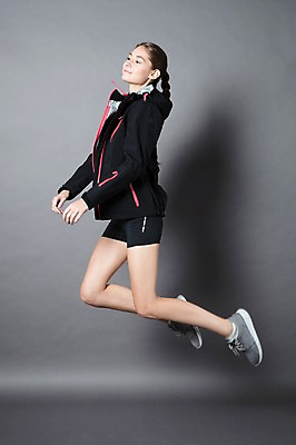 포토 JPG 스튜디오촬영 전신 서양인 외국인 우먼라이프 응시 여자 모션 회색배경 실내 한명 미소 사람 20대 성인 취미 옆모습 운동복 운동 건강관리 점프 체코 성인여자한명만 국내포토 1 라이프스타일 시선 옷 유럽 뷰포인트 백그라운드 표정 건강 관리 인종 청년 내부 회색 여자한명만 성인여자만 파일형식