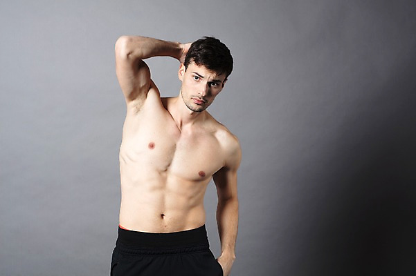 포토 JPG 스튜디오촬영 서양인 외국인 응시 남자 맨라이프 모션 회색배경 근육 상의탈의 실내 한명 사람 상반신 20대 성인 취미 앞모습 운동복 운동 건강관리 체코 복근 성인남자한명만 국내포토 1 라이프스타일 시선 옷 유럽 뷰포인트 백그라운드 탈의 건강 관리 인종 청년 내부 회색 남자한명만 성인남자만 파일형식