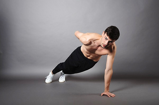 포토 JPG 스튜디오촬영 전신 서양인 외국인 응시 남자 맨라이프 허리손 모션 회색배경 근육 실내 한명 사람 20대 성인 취미 앞모습 운동복 운동 건강관리 팔굽혀펴기 체코 성인남자한명만 맨몸운동 국내포토 1 라이프스타일 시선 옷 유럽 뷰포인트 포즈 백그라운드 건강 관리 인종 청년 내부 회색 남자한명만 성인남자만 파일형식