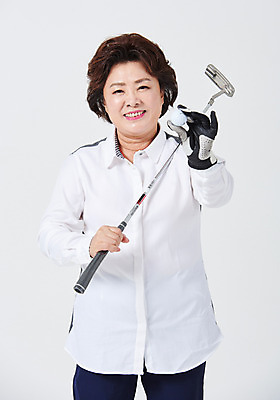 포토 JPG 스튜디오촬영 여자 중년 50대 골프 중년라이프 엄마 골프공 실내 한명 서기 미소 사람 상반신 취미 앞모습 운동 골프채 한국인 흰배경 중년여자한명만 국내포토 1 라이프스타일 뷰포인트 백그라운드 공 가족 모션 골프용품 표정 건강 동양인 성인 내부 구기 흰색 여자한명만 중년여자만 파일형식