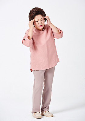 포토 JPG 스튜디오촬영 전신 여자 중년 50대 모션 중년라이프 엄마 스트레스 실내 건강 한명 서기 사람 앞모습 건강관리 고통 한국인 찡그림 흰배경 두통 중년여자한명만 국내포토 1 라이프스타일 감정 뷰포인트 백그라운드 가족 표정 관리 동양인 성인 내부 흰색 질병 여자한명만 중년여자만 파일형식