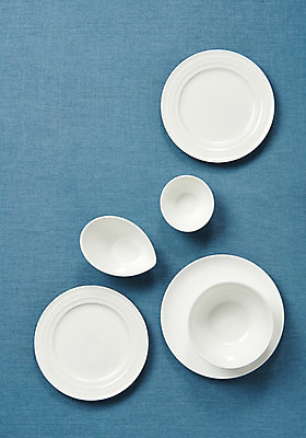 포토 JPG 스튜디오촬영 그릇 식기 접시 주방용품 실내 사람없음 하이앵글 흰색 파란배경 플랫레이 국내포토 뷰포인트 컬러 생활용품 백그라운드 내부 파란색 플랫 파일형식