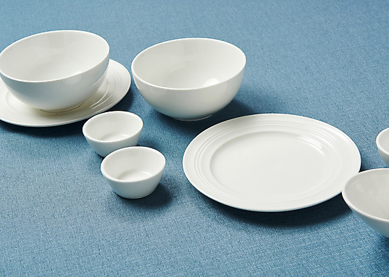 포토 JPG 스튜디오촬영 그릇 식기 접시 주방용품 실내 사람없음 하이앵글 흰색 파란배경 종지 국내포토 뷰포인트 컬러 생활용품 백그라운드 내부 파란색 파일형식