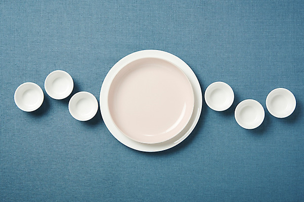 포토 JPG 스튜디오촬영 그릇 식기 접시 분홍색 주방용품 실내 사람없음 하이앵글 흰색 파란배경 플랫레이 국내포토 뷰포인트 컬러 생활용품 백그라운드 내부 파란색 플랫 파일형식