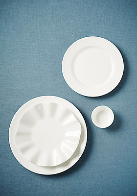 포토 JPG 스튜디오촬영 그릇 접시 주방용품 실내 사람없음 하이앵글 흰색 파란배경 플랫레이 국내포토 식기 뷰포인트 컬러 생활용품 백그라운드 내부 파란색 플랫 파일형식
