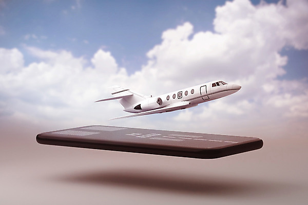 PSD 구름 편집이미지 여행 비즈니스 하늘 모바일 비행기 정보기술 사람없음 스마트폰 3D 구매 항공권 스마트 디지털합성 결제 모바일쇼핑 예약 티켓팅 목업 핀테크 편집3D 자연요소 컨셉 항공교통 대중교통 기술 금융 핸드폰 스마트기기 쇼핑 티켓 온라인쇼핑 파일형식