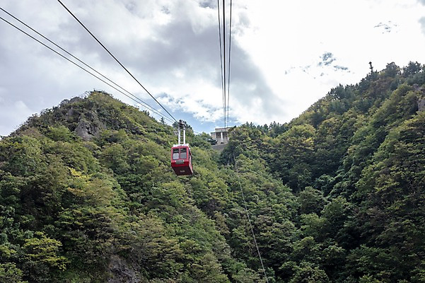 포토 JPG 주간 나무 구름 자연 하늘 산 풍경 사람없음 야외 숲 울릉도 전망대 케이블카 독도전망대 국내포토 자연요소 식물 섬 경상북도 생태계 파일형식