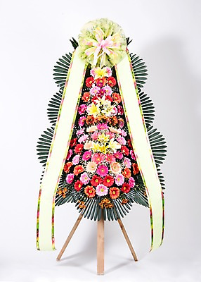 포토 JPG 스튜디오촬영 꽃 리본 프레임 실내 사람없음 컬러풀 기쁨 축하 오브젝트 흰배경 감사 축하화환 국내포토 식물 감정 컬러 백그라운드 컨셉 내부 화환 흰색 파일형식