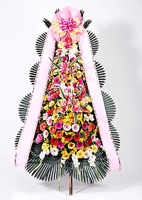 포토 JPG 스튜디오촬영 꽃 리본 프레임 실내 사람없음 컬러풀 기쁨 축하 오브젝트 흰배경 감사 축하화환 국내포토 식물 감정 컬러 백그라운드 컨셉 내부 화환 흰색 파일형식