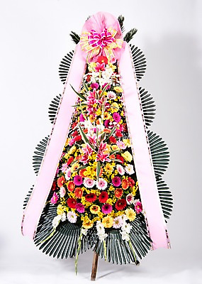 포토 JPG 스튜디오촬영 꽃 리본 프레임 실내 사람없음 컬러풀 기쁨 축하 오브젝트 흰배경 감사 축하화환 국내포토 식물 감정 컬러 백그라운드 컨셉 내부 화환 흰색 파일형식