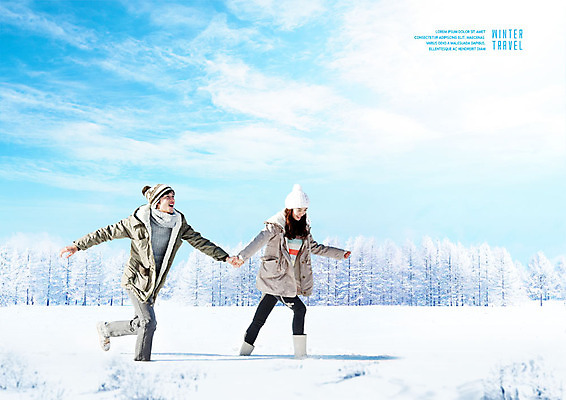 전신 PSD 나무 편집이미지 커플 여자 남자 여행 겨울 하늘 눈꽃 사람 20대 성인 두명 옆모습 파란색 달리기 설원 손잡기 낭만 한국인 추위 겨울여행 즐거움 성인만 이미지편집 식물 계절 감정 뷰포인트 컬러 컨셉 관계 모션 눈_날씨 동양인 청년 파일형식