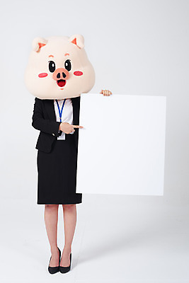 포토 JPG 스튜디오촬영 전신 배너 여자 비즈니스 사각프레임 실내 한명 서기 들기 사람 정장 20대 성인 앞모습 한국인 가리킴 돼지띠 돼지 비즈니스우먼 알림 흰배경 돼지캐릭터 사원증 동물탈 인형탈 성인여자한명만 기해년 국내포토 1 옷 뷰포인트 동물캐릭터 백그라운드 포유류 모션 프레임 동양인 손짓 청년 내부 사각형 흰색 십이지신 직장인 탈 여자한명만 성인여자만 파일형식 2019년