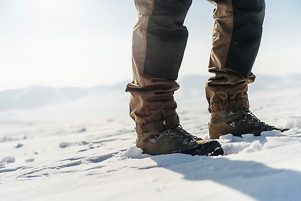 포토 JPG 주간 계절 남자 행복 겨울 사랑 한명 서기 사람 근접촬영 성인 야외 옆모습 30대 청춘 설원 한국인 하반신 흰색 눈 몽골 성인남자한명만 국내포토 자연요소 1 감정 아시아 뷰포인트 컬러 컨셉 모션 날씨 눈_날씨 동양인 장년 남자한명만 성인남자만 파일형식