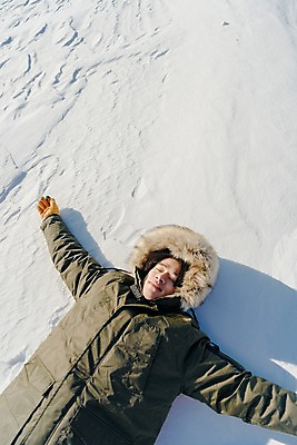 포토 JPG 주간 계절 남자 행복 겨울 사랑 한명 사람 상반신 성인 야외 앞모습 30대 청춘 눕기 설원 눈감음 한국인 눈 몽골 성인남자한명만 국내포토 자연요소 1 감정 아시아 뷰포인트 컨셉 모션 날씨 눈_날씨 동양인 장년 남자한명만 성인남자만 파일형식