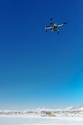 포토 JPG 주간 계절 행복 겨울 하늘 사람없음 야외 설원 기계 몽골 드론 국내포토 자연요소 감정 아시아 눈_날씨 파일형식