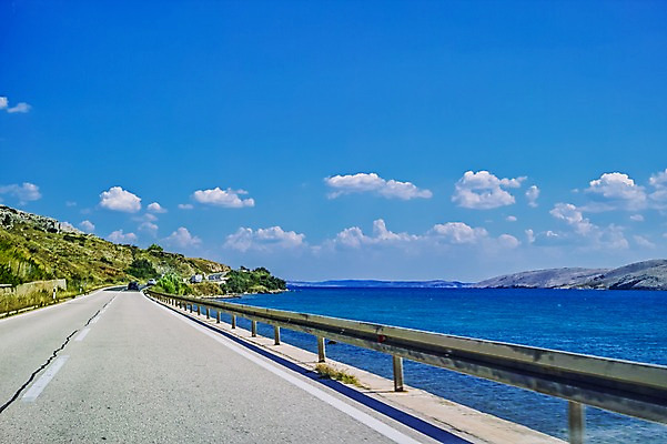 포토 JPG 주간 구름 해외풍경 도로 호수 여행 유럽풍경 하늘 풍경 사람없음 야외 크로아티아 자동차여행 국내포토 자연요소 해외 유럽 길 교통시설 파일형식