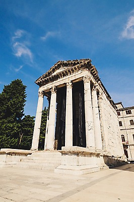 포토 JPG 주간 구름 해외풍경 건축물 여행 고건축 유럽풍경 유적지 하늘 풍경 사람없음 야외 크로아티아 두브로브니크 국내포토 자연요소 해외 건축 유럽 파일형식