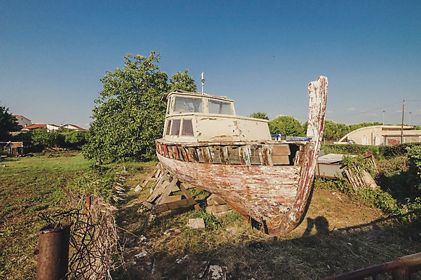 포토 JPG 주간 나무 해외풍경 여행 유럽풍경 풍경 사람없음 야외 마을 크로아티아 선박 국내포토 자연요소 식물 해외 유럽 수상교통 파일형식