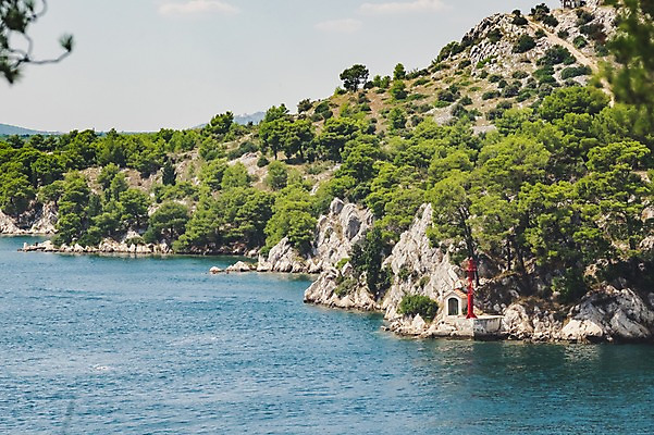 포토 JPG 주간 나무 구름 해외풍경 바다 여행 유럽풍경 하늘 풍경 사람없음 야외 절벽 크로아티아 쉬베니크 국내포토 자연요소 식물 해외 유럽 파일형식