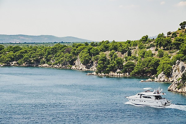 포토 JPG 주간 나무 구름 해외풍경 바다 여행 유럽풍경 하늘 풍경 사람없음 야외 절벽 크로아티아 선박 쉬베니크 국내포토 자연요소 식물 해외 유럽 수상교통 파일형식