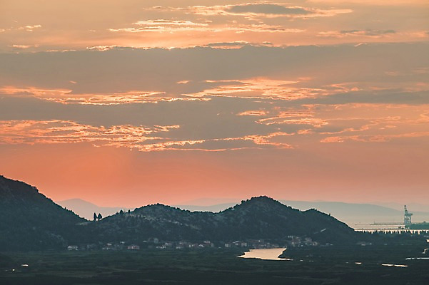 포토 JPG 주간 구름 해외풍경 여행 유럽풍경 하늘 산 풍경 사람없음 야외 관광지 노을 크로아티아 국내포토 자연요소 해외 유럽 파일형식