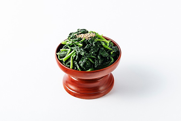 포토 JPG 스튜디오촬영 한국전통 명절 문화 한식 실내 누끼 근접촬영 사람없음 제사 흰배경 나물 제기_제사 노력 제사상 제사음식 명절음식 시금치 정성 조상 국내포토 전통 기념일 음식 뷰포인트 백그라운드 채소 한국 내부 전통음식 흰색 전통의례 제사용품 파일형식