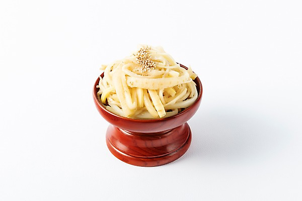 포토 JPG 스튜디오촬영 한국전통 명절 문화 한식 실내 누끼 근접촬영 사람없음 제사 흰배경 나물 제기_제사 노력 제사상 제사음식 명절음식 도라지 정성 조상 국내포토 전통 기념일 음식 뷰포인트 백그라운드 채소 한국 내부 전통음식 흰색 전통의례 제사용품 파일형식