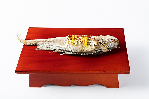 포토 JPG 스튜디오촬영 한국전통 명절 문화 한식 실내 어류 누끼 근접촬영 사람없음 제사 흰배경 제기_제사 노력 생선구이 제사상 제사음식 명절음식 정성 조상 조기_생선 국내포토 전통 기념일 음식 뷰포인트 백그라운드 한국 내부 수중동물 전통음식 흰색 구이 전통의례 생선요리 제사용품 파일형식