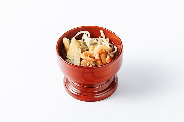 포토 JPG 스튜디오촬영 한국전통 명절 문화 한식 새우 실내 누끼 근접촬영 사람없음 제사 흰배경 국 제기_제사 노력 제사상 제사음식 명절음식 어탕 정성 조상 국내포토 전통 기념일 음식 뷰포인트 백그라운드 한국 갑각류 내부 전통음식 흰색 전통의례 제사용품 파일형식