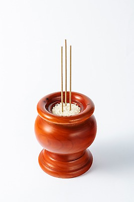 포토 JPG 스튜디오촬영 한국전통 명절 문화 한식 실내 누끼 근접촬영 사람없음 제사 흰배경 제기_제사 노력 향 제사상 제사음식 정성 조상 향로_분향 국내포토 전통 기념일 음식 뷰포인트 백그라운드 한국 내부 전통음식 흰색 전통의례 제사용품 파일형식