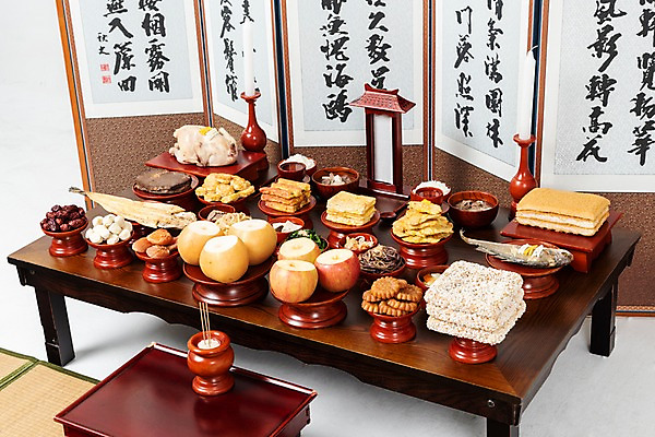 포토 JPG 스튜디오촬영 한국전통 명절 음식 과일 초 밥 떡 주류 실내 감 사람없음 배 사과 밤 제사 촛대 국 나물 대추 제기_제사 병풍 향 제사상 제사음식 명절음식 시금치 약과 곶감 산적 고사리 교자상 꼬치전 도라지 동태전 두부전 북어포 산자 소탕 어탕 육탕 정성 조기_생선 향로_분향 국내포토 전통 기념일 음료 채소 탁자 한국 어류 내부 전통음식 견과류 전 전통의례 탕 건과일 제사용품 파일형식 어포