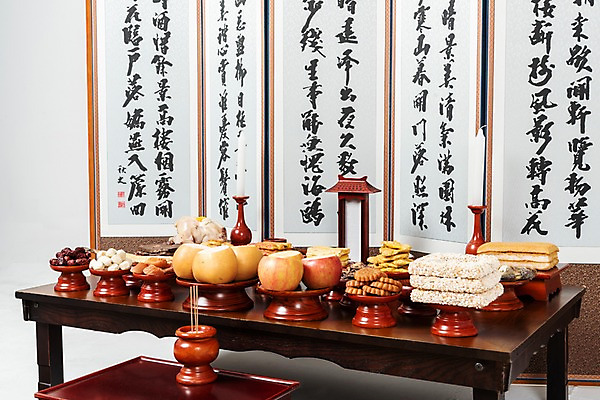 포토 JPG 스튜디오촬영 한국전통 명절 음식 과일 초 밥 떡 주류 실내 감 사람없음 배 사과 밤 제사 촛대 국 나물 대추 제기_제사 병풍 향 제사상 제사음식 명절음식 시금치 약과 곶감 산적 고사리 교자상 꼬치전 도라지 동태전 두부전 북어포 산자 소탕 어탕 육탕 정성 조기_생선 향로_분향 국내포토 전통 기념일 음료 채소 탁자 한국 어류 내부 전통음식 견과류 전 전통의례 탕 건과일 제사용품 파일형식 어포