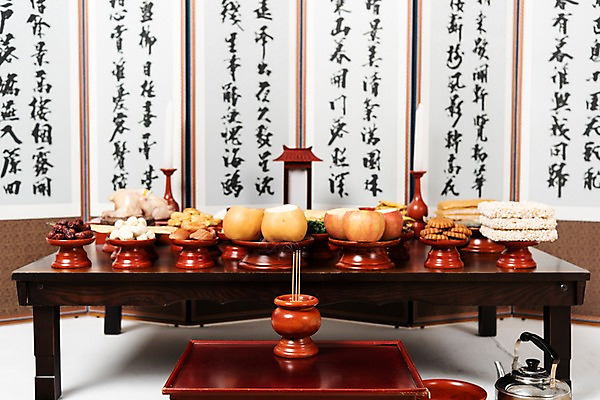 포토 JPG 스튜디오촬영 한국전통 명절 음식 과일 초 밥 주전자 떡 주류 실내 감 사람없음 배 사과 밤 제사 촛대 국 나물 대추 제기_제사 병풍 향 제사상 제사음식 명절음식 시금치 약과 곶감 산적 고사리 교자상 꼬치전 도라지 동태전 두부전 북어포 산자 소탕 어탕 육탕 정성 조기_생선 향로_분향 국내포토 전통 기념일 음료 채소 탁자 주방용품 한국 어류 내부 전통음식 견과류 전 전통의례 탕 건과일 제사용품 파일형식 어포