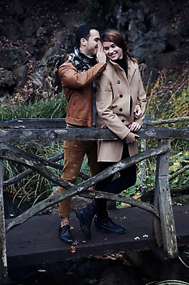 포토 JPG 주간 전신 서양인 외국인 커플 응시 여자 남자 호수 겨울 데이트 난간 안기 휴식 미소 웃음 사람 20대 성인 야외 두명 일상 앞모습 옆모습 기댐 귓속말 구경 체코 백허그 성인만 국내포토 자연요소 시선 계절 유럽 뷰포인트 컨셉 관계 모션 포옹 표정 인종 청년 라이프 파일형식