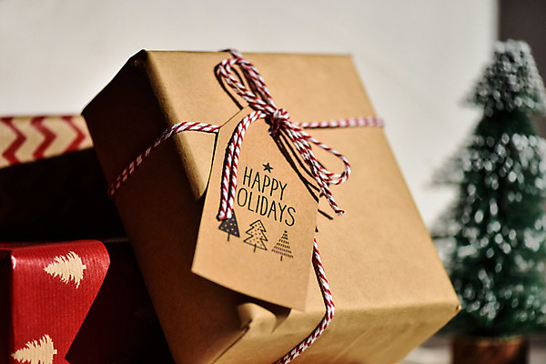 포토 JPG 스튜디오촬영 리본 크리스마스 겨울 크리스마스용품 실내 선물 사람없음 선물상자 인테리어 상자 크리스마스트리 끈 감성 네임텍 국내포토 디자인 계절 기념일 컨셉 내부 용품 파일형식