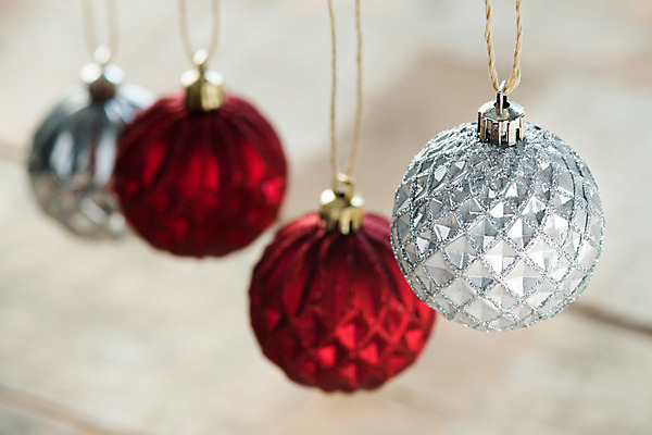 포토 JPG 스튜디오촬영 크리스마스 크리스마스용품 실내 근접촬영 사람없음 장식 인테리어 장식볼 감성 노끈 오너먼트 국내포토 디자인 기념일 줄 뷰포인트 컨셉 크리스마스장식 내부 용품 파일형식