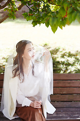 포토 JPG 주간 나무 응시 여자 행복 신부 벤치 면사포 사랑 한명 미소 사람 앉기 손짓 상반신 성인 야외 앞모습 30대 한국인 가을 예복 설레임 올림픽공원 성인여자한명만 국내포토 자연요소 식물 1 시선 옷 계절 공원 감정 뷰포인트 결혼 의자 모션 서울 표정 동양인 장년 결혼소품 여자한명만 성인여자만 파일형식 공공시설 가구 한국 인종 이벤트 오브젝트 여자만 성인만 아시아 생활용품 시설 나라