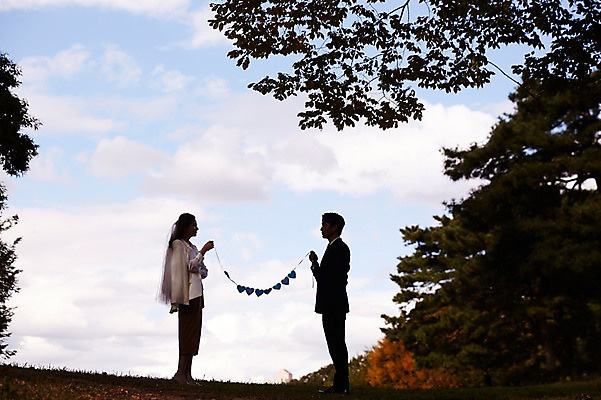 포토 JPG 주간 전신 나무 커플 여자 남자 행복 자연 면사포 사랑 서기 들기 사람 초원 20대 성인 야외 두명 옆모습 30대 마주보기 노을 한국인 가을 하트 언덕 예복 설레임 가랜드 올림픽공원 성인만 국내포토 자연요소 모양 식물 옷 계절 공원 감정 뷰포인트 관계 모션 서울 동양인 청년 장년 파티용품 생태계 결혼소품 파일형식
