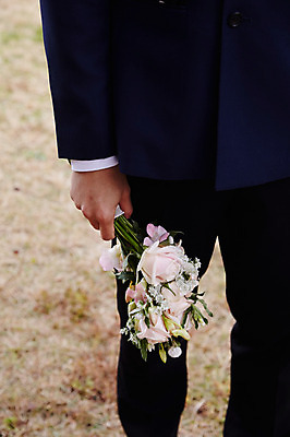 포토 JPG 주간 손 남자 행복 부케 신랑 결혼 사랑 한명 들기 사람 정장 20대 성인 야외 앞모습 신체부위 한국인 하반신 가을 예복 설레임 올림픽공원 성인남자한명만 국내포토 자연요소 1 옷 계절 공원 감정 뷰포인트 꽃다발 모션 서울 동양인 이벤트 청년 남자한명만 성인남자만 파일형식 공공시설 꽃 한국 인종 남자만 성인만 식물 아시아 시설 나라