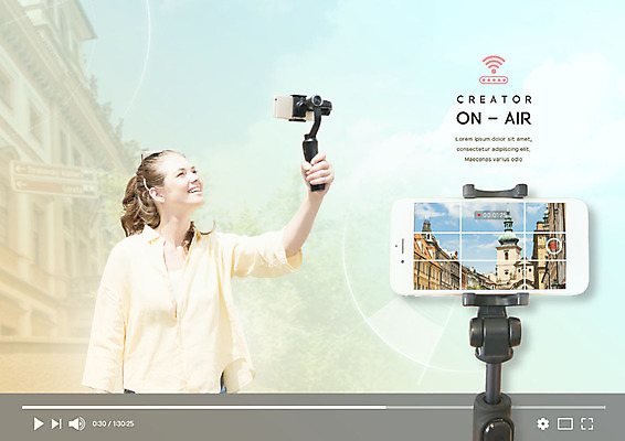 PSD 서양인 외국인 편집이미지 응시 여자 행복 여행 한명 미소 사람 상반신 20대 성인 앞모습 스마트폰 카메라 촬영 즐거움 동영상 성인여자한명만 카피스페이스 크리에이터 이미지편집 직업 1 시선 감정 뷰포인트 표정 인종 청년 전자제품 핸드폰 스마트기기 공백 여자한명만 성인여자만 파일형식 1인미디어