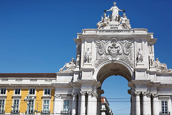 포토 JPG 주간 해외풍경 건축물 고건축 유럽풍경 하늘 풍경 사람없음 야외 포르투갈 국내포토 자연요소 해외 건축 유럽 파일형식