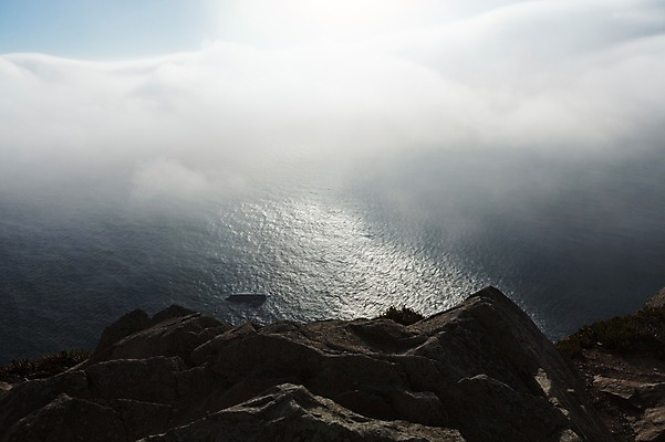 포토 JPG 주간 해외풍경 바다 유럽풍경 풍경 사람없음 야외 안개 바위 포르투갈 국내포토 자연요소 해외 유럽 날씨 돌_바위 파일형식