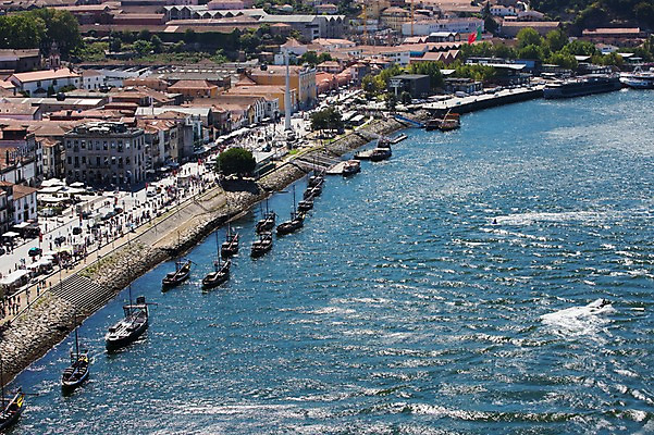 포토 JPG 주간 해외풍경 건축물 바다 유럽풍경 풍경 사람없음 야외 포르투갈 선박 국내포토 자연요소 해외 건축 유럽 수상교통 파일형식