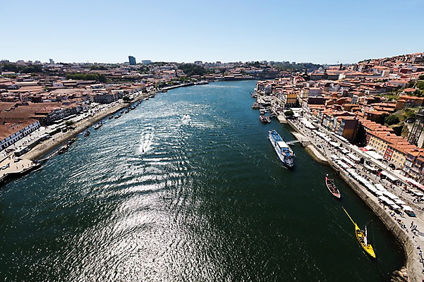 포토 JPG 주간 해외풍경 건축물 바다 유럽풍경 풍경 사람없음 야외 포르투갈 선박 국내포토 자연요소 해외 건축 유럽 수상교통 파일형식