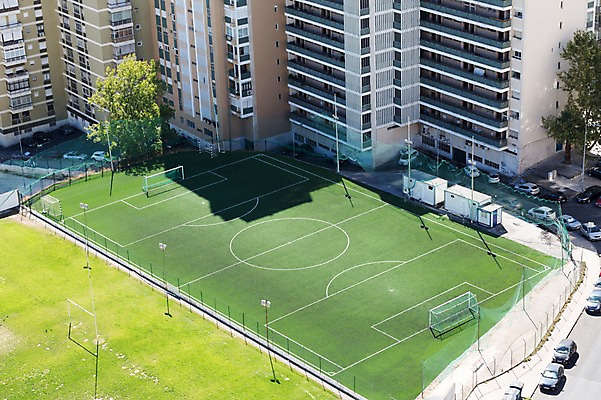 포토 JPG 주간 해외풍경 건축물 유럽풍경 자동차 풍경 사람없음 야외 축구장 포르투갈 국내포토 자연요소 해외 건축 유럽 육상교통 스포츠시설 파일형식