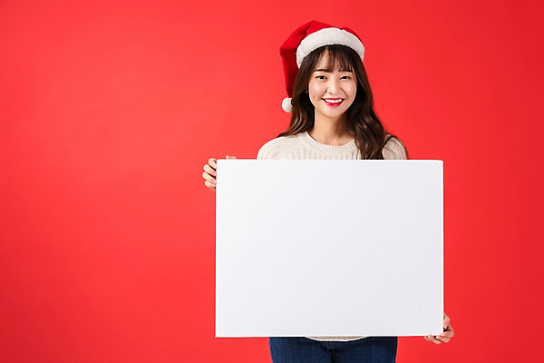 포토 JPG 스튜디오촬영 배너 응시 여자 기념일 행복 크리스마스 산타모자 사각프레임 실내 한명 미소 들기 사람 이벤트 상반신 20대 청년 앞모습 청춘 한국인 빨간배경 청년여자한명만 성인여자한명만 국내포토 모자_잡화 1 시선 감정 뷰포인트 백그라운드 컨셉 모션 프레임 표정 동양인 성인 내부 빨간색 사각형 여자한명만 성인여자만 청년여자만 파일형식