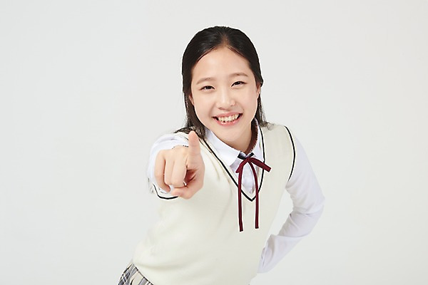 포토 JPG 스튜디오촬영 여학생 여자 교복 손가락 중학생 청소년 실내 한명 서기 미소 상반신 앞모습 10대 십대라이프스타일 한국인 가리킴 입학 흰배경 여중생 지적 지목 십대여자한명만 국내포토 1 학생 라이프스타일 손 옷 교육 뷰포인트 백그라운드 모션 표정 사람 동양인 손짓 내부 흰색 여자한명만 십대여자만 파일형식