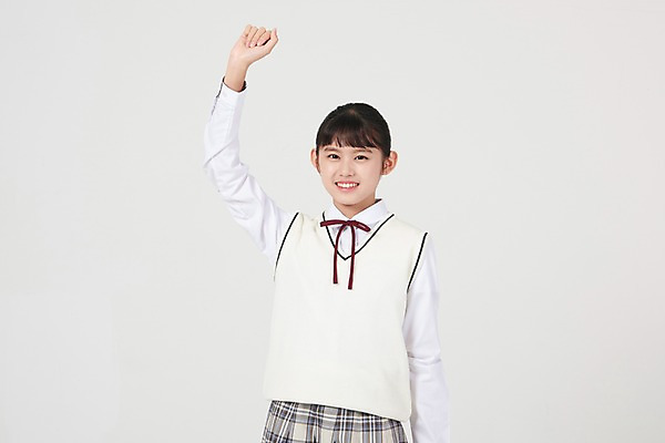 포토 JPG 스튜디오촬영 여학생 여자 교복 중학생 청소년 실내 한명 서기 미소 상반신 앞모습 10대 손들기 십대라이프스타일 한국인 질문 호기심 흰배경 여중생 문제 십대여자한명만 국내포토 1 학생 라이프스타일 옷 감정 뷰포인트 백그라운드 컨셉 모션 표정 사람 동양인 내부 흰색 여자한명만 십대여자만 파일형식